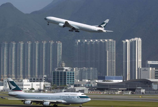  Macau – Hong Kong International Airport 